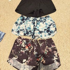 Old Navy Women's Shorts - Black, Blue Tie-Dye, Floral